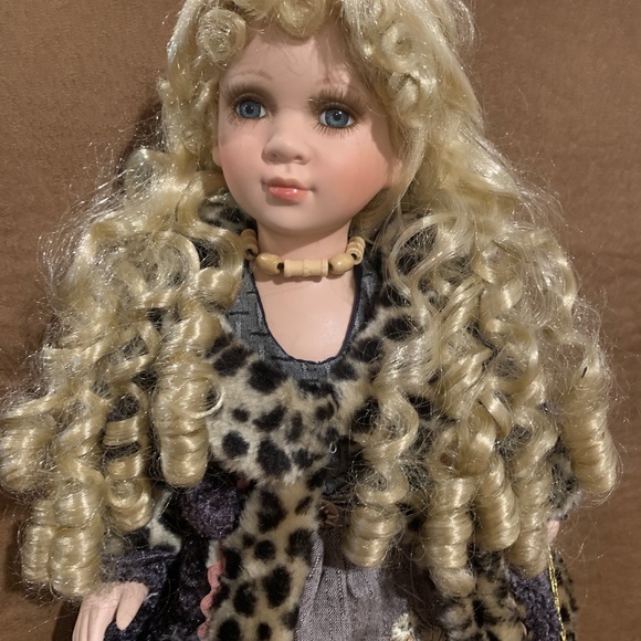 🐸Cassandra Collection C Visconti Limited Edition COA Porcelain Doll 17" - Picture 2 of 7